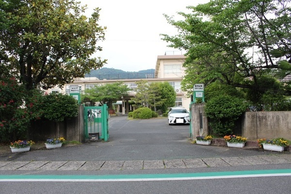 ネオハイツ皇子が丘(大津市立皇子山中学校)