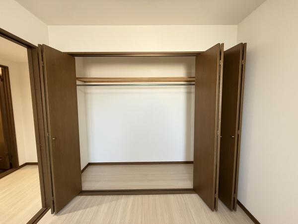 ロイヤルレインボー中主205号室