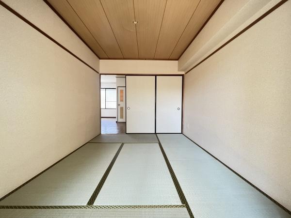ローベルジーヌ野洲　（野洲市冨波乙）