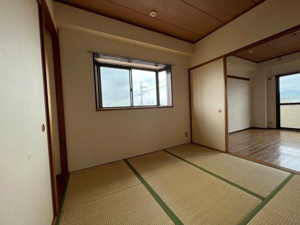 クレスティ栗田　（野洲市冨波乙）