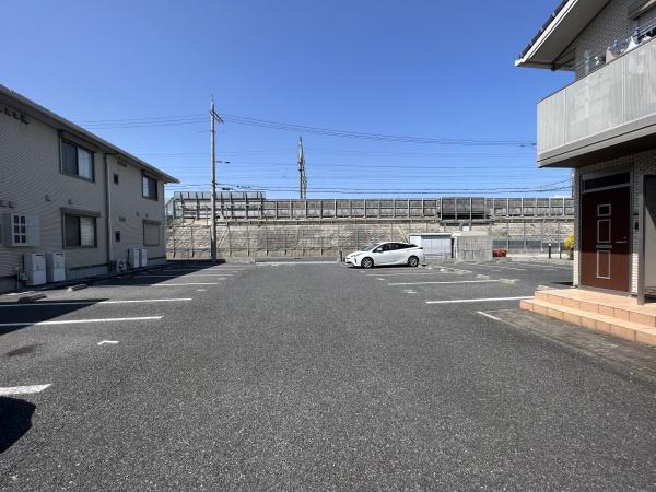 モンアヴニールＡ棟　（野洲市小篠原）