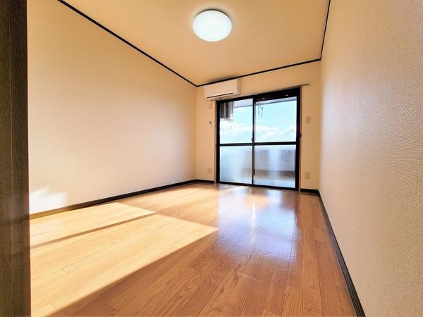 ＳＩＸＴＨ　ＡＶＥＮＵＥ（野洲市六条）