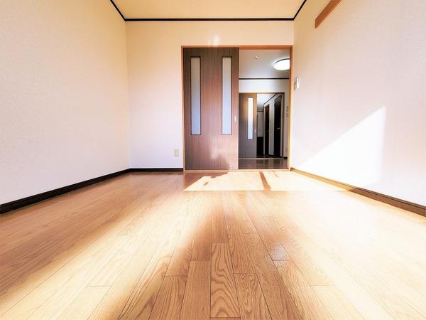ＳＩＸＴＨ　ＡＶＥＮＵＥ（野洲市六条）