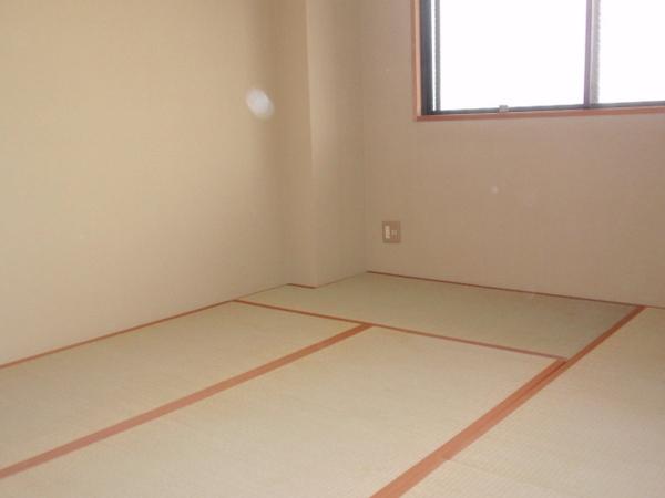 ＳＩＸＴＨ　ＡＶＥＮＵＥ（野洲市六条）