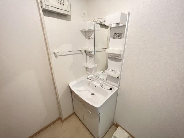 フォレスト　フジ　（野洲市小篠原）