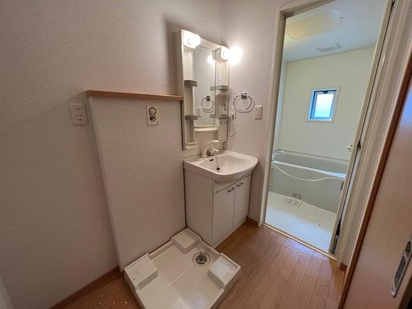 クレアモントハイツ　Ｂ棟　野洲市行畑