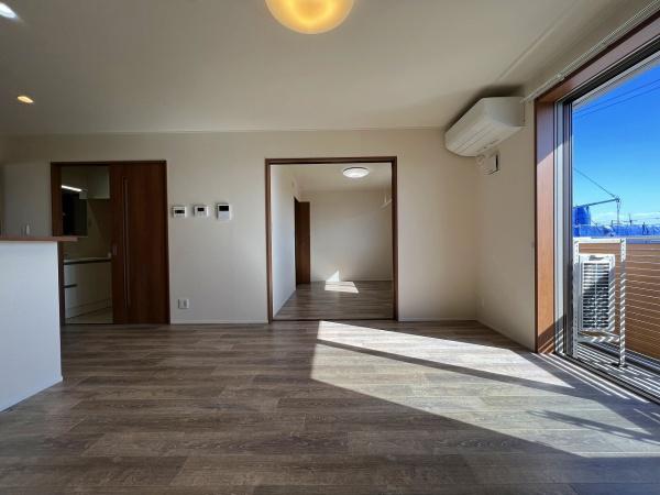 ＳＵＮ　ＫＹＯＴＯ　守山市伊勢町