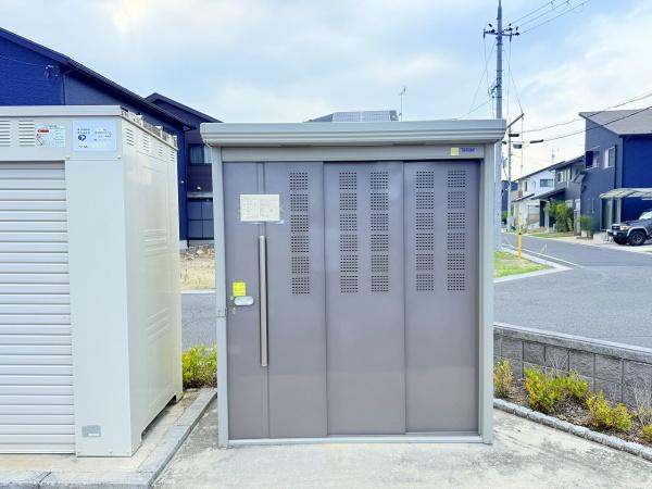クローヴ・アヴェニュー・Ｍ　３
