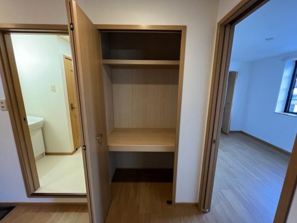 サンライズ　フジ　Ｃ棟　（野洲市小篠原）