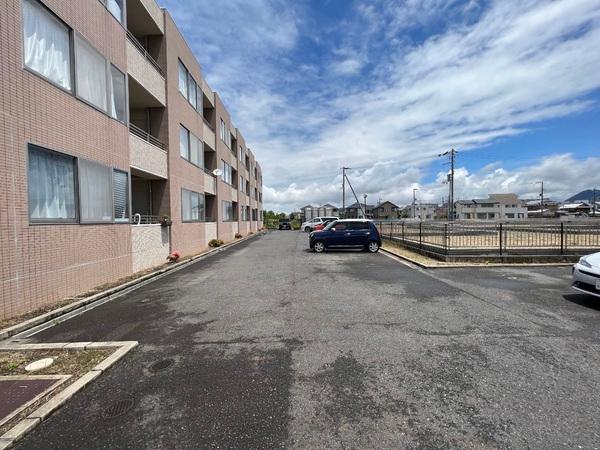 ラ　フラガンシア　守山市焔魔堂町