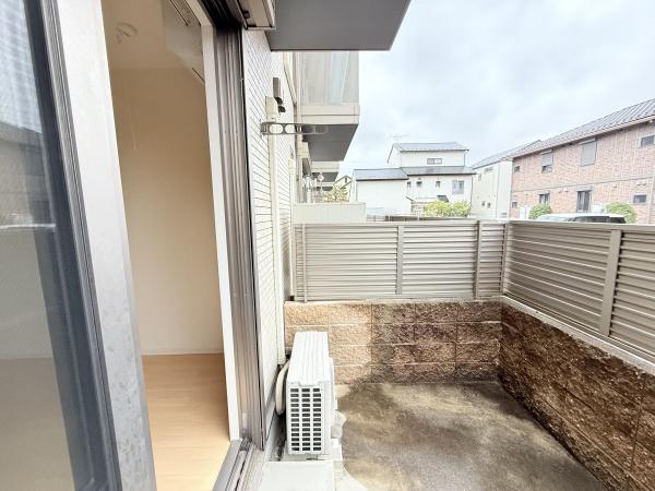 ルイ　エ　レイ　野洲市行畑