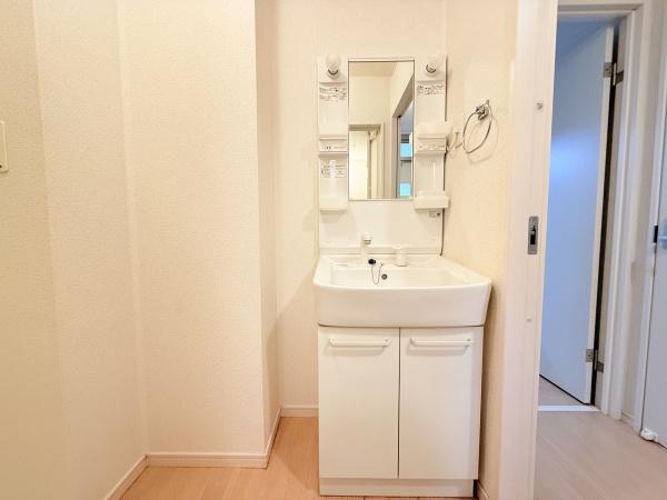 ルイ　エ　レイ　野洲市行畑