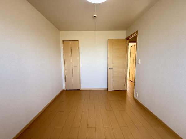 グレイス　リバー　守山市伊勢町