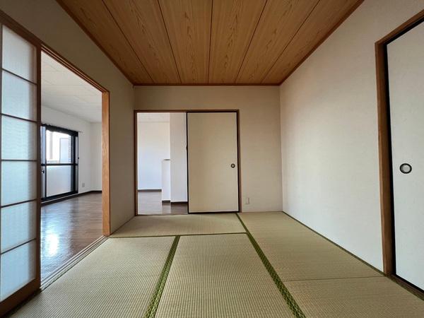 シャトーアルバ2　栗東市市三宅