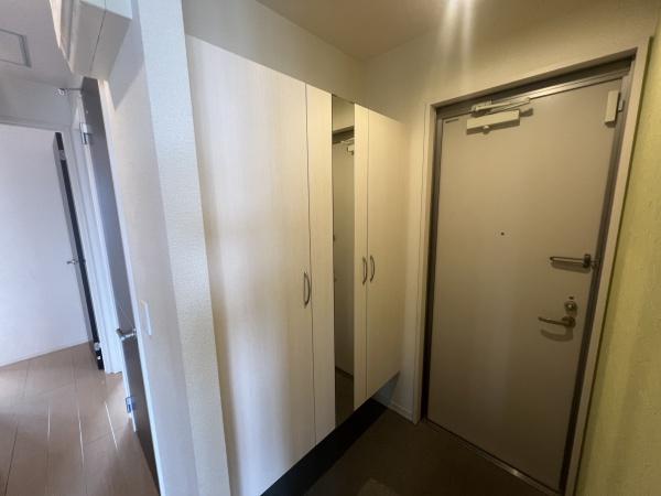 グランシャリオ 守山市播磨田町(玄関)