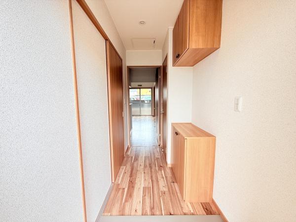 メゾン ド プルミエールB棟 野洲市市三宅(玄関)