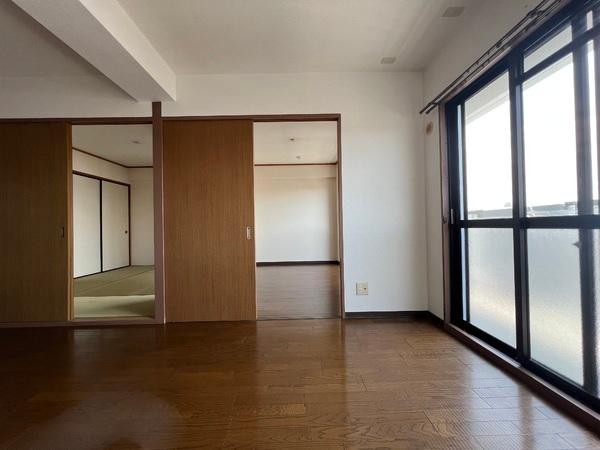 フォルクス淡海 (野洲市市三宅)(駐車場)