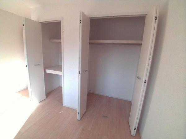 ディアコート野洲 野洲市久野部(収納)