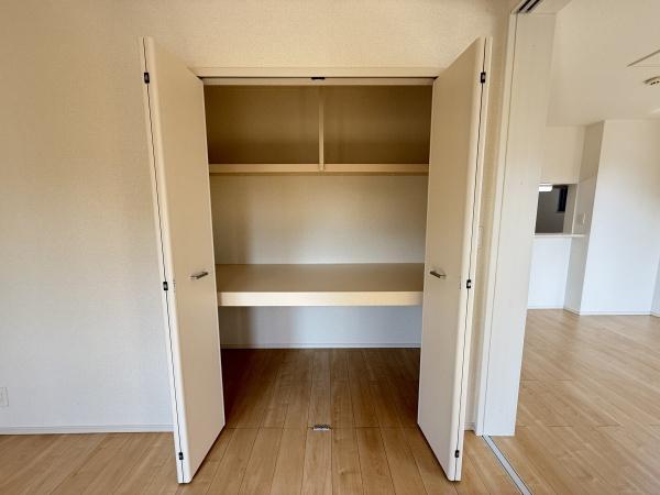 グリエラ３番館　守山市大門町