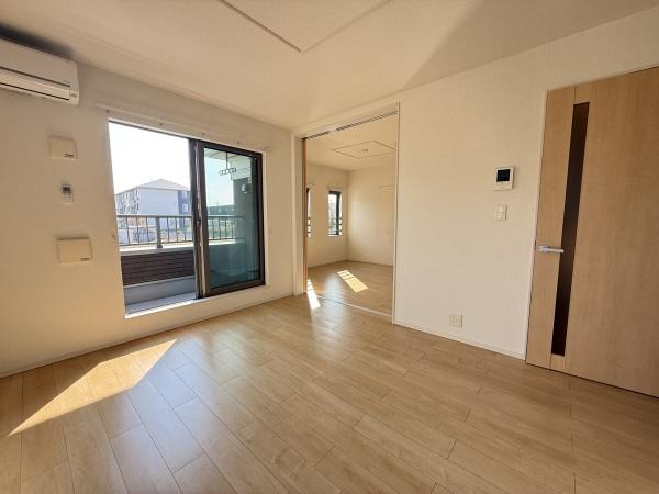 グリエラ３番館　守山市大門町