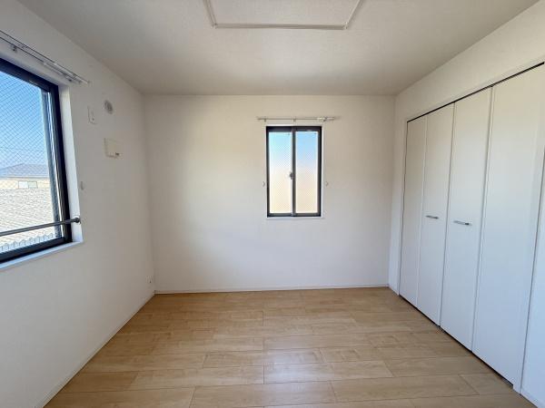 グリエラ３番館　守山市大門町