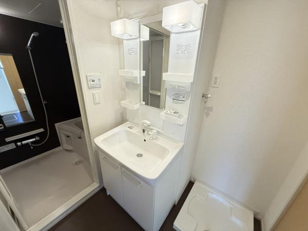 グリエラ３番館　守山市大門町