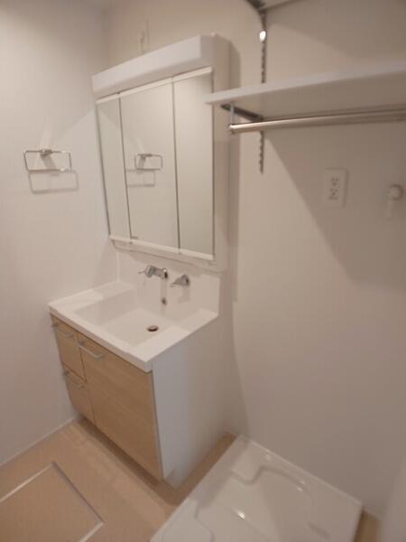 メル　ヴァンベール