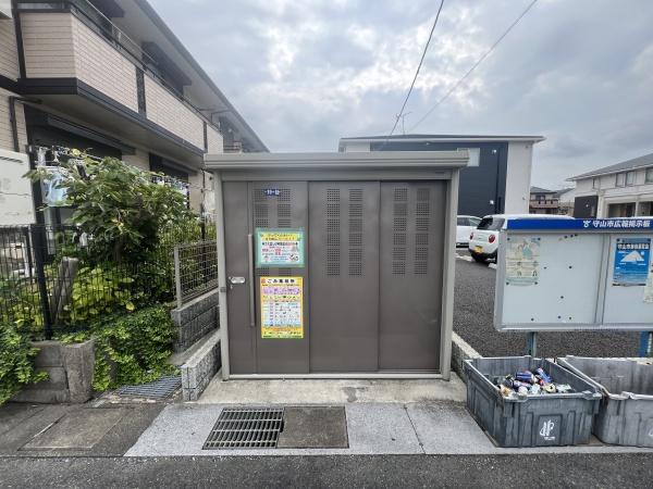 ＬＡ　Ｅｓｃｓｌｉｅｒ　ラ　エスカリエ