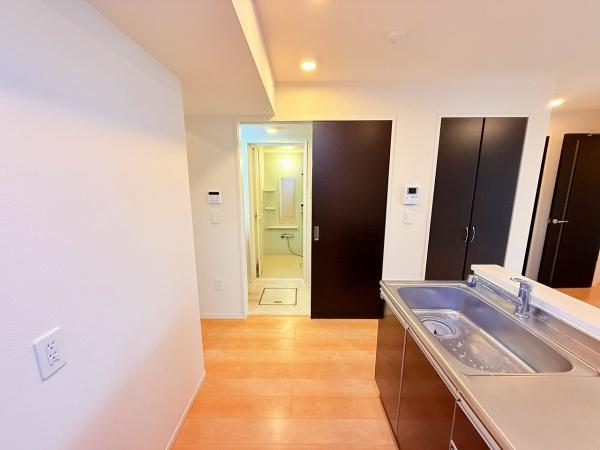 ＬＡ　Ｅｓｃｓｌｉｅｒ　ラ　エスカリエ