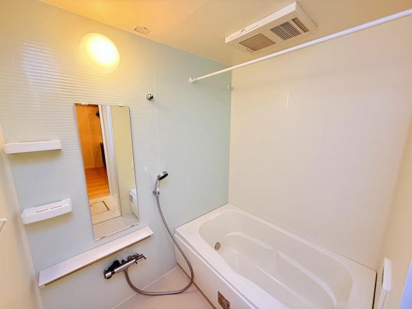 ＬＡ　Ｅｓｃｓｌｉｅｒ　ラ　エスカリエ