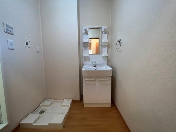 グリーングラス　A棟　（野洲市小篠原）