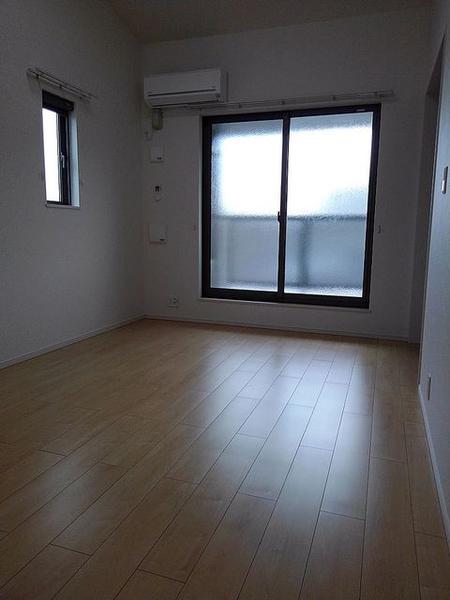 守山市大門町のアパート