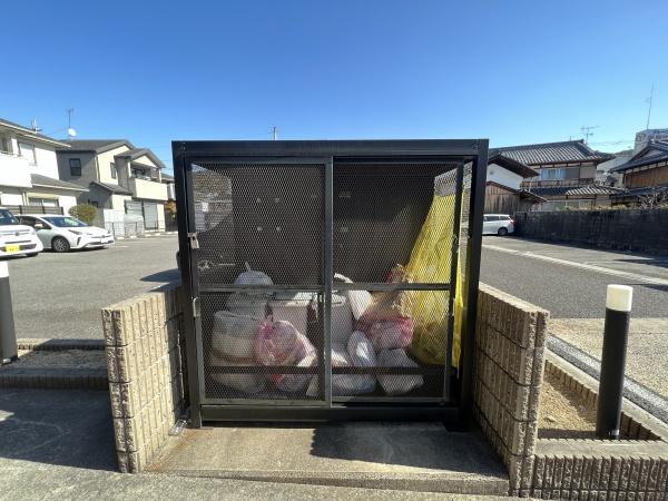 ｏｖｅｒ　ｂｏｏｋ　（野洲市小篠原）