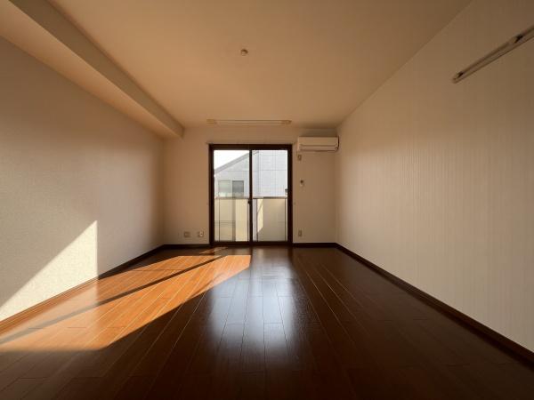 ｏｖｅｒ　ｂｏｏｋ　（野洲市小篠原）