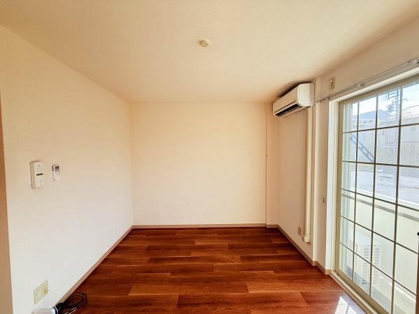 シダーコンフォール弐番館　守山市金森町