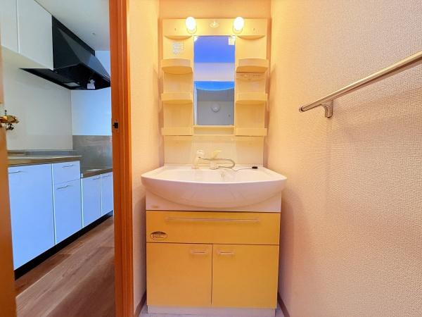 シダーコンフォール弐番館　守山市金森町