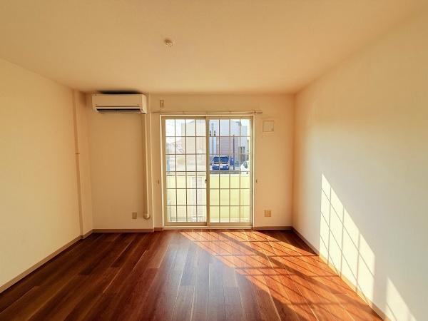 シダーコンフォール弐番館　守山市金森町