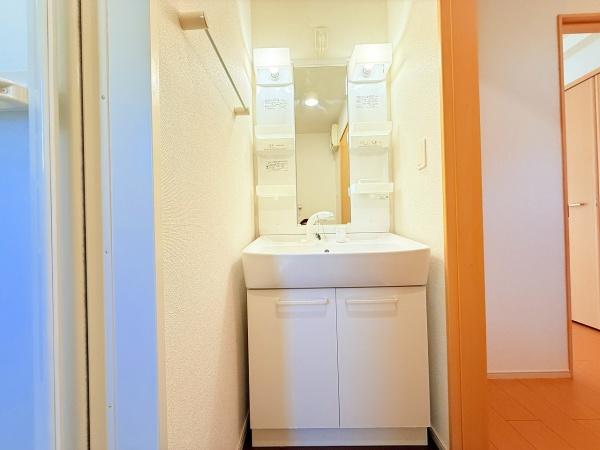 ノイ　ナリッシュ　ｂ棟　栗東市高野