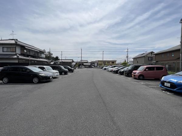 フロイデプラッツ　守山市古高町