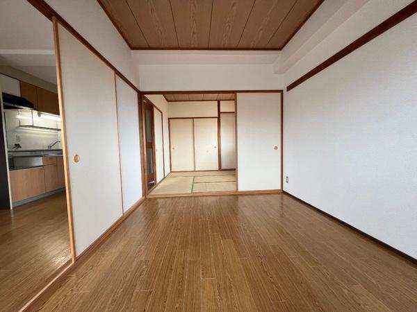 クレスティ栗田　冨波乙