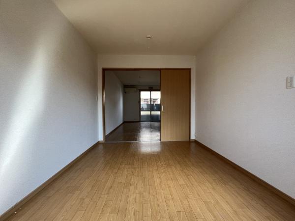 クレアモントハイツ　Ａ棟（野洲市行畑）