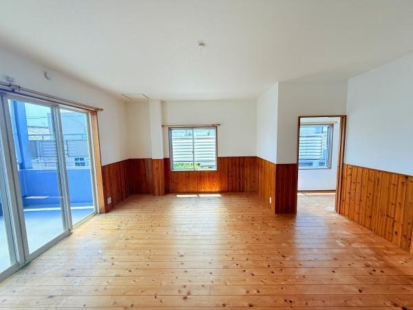 上屋戸建　屋根付き駐車場