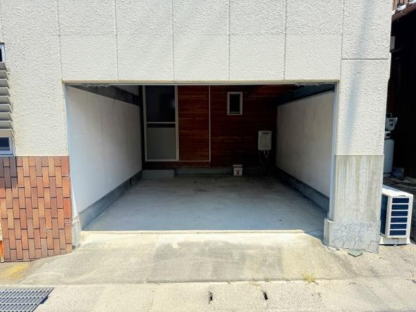 上屋戸建　屋根付き駐車場