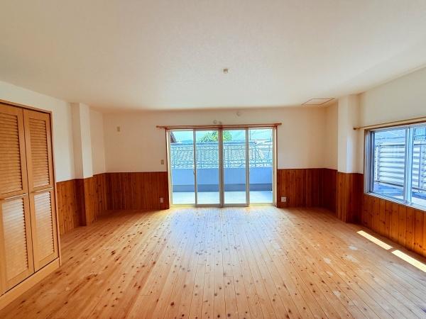 上屋戸建　屋根付き駐車場