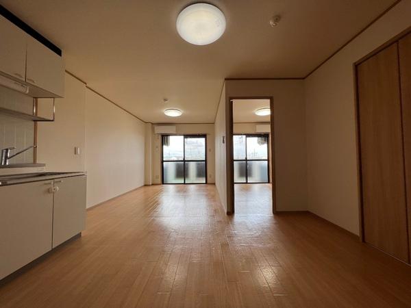 ＳＩＸＴＨ　ＡＶＥＮＵＥ（野洲市六条）