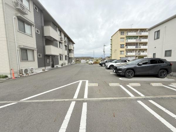 シャンピアコート　守山市古高町