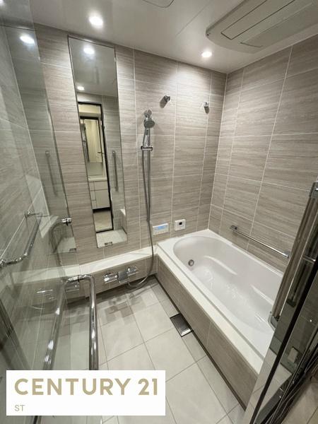 ＷＯＲＬＤ　ＴＯＷＥＲ　ＲＥＳＩＤＥＮＣＥ