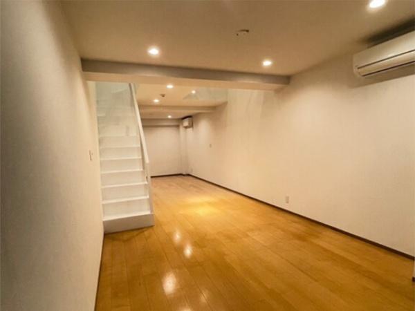 渋谷区代々木５丁目のマンション