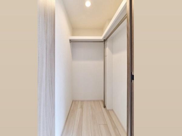 ＭＯＤＩＥＲ　ＧＩＮＺＡ　ＥＡＳＴ