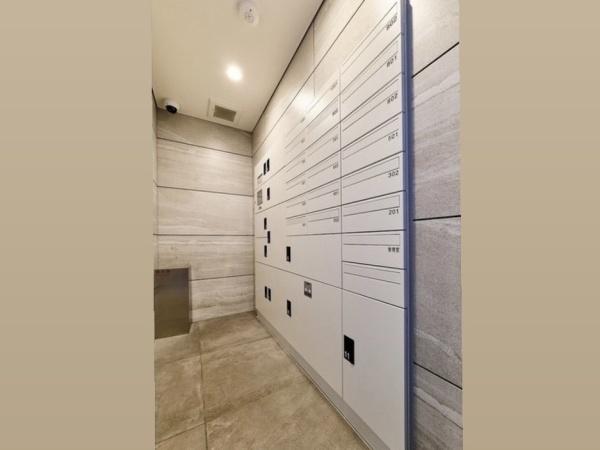 ＭＯＤＩＥＲ　ＧＩＮＺＡ　ＥＡＳＴ